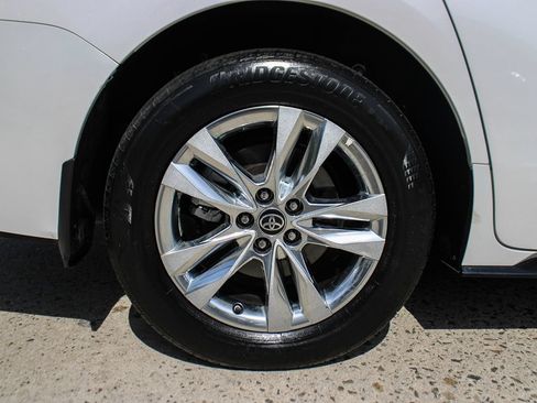 Used 2024 Toyota Sienna Limited FWD image 47