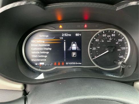 Used 2022 Nissan Versa SV image 18