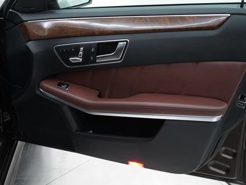 Used 2014 Mercedes-Benz E 250 BlueTEC 4MATIC Sedan image 51
