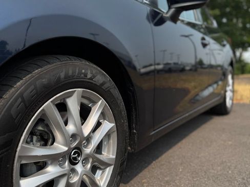 Used 2016 MAZDA MAZDA3 i Touring FWD image 35
