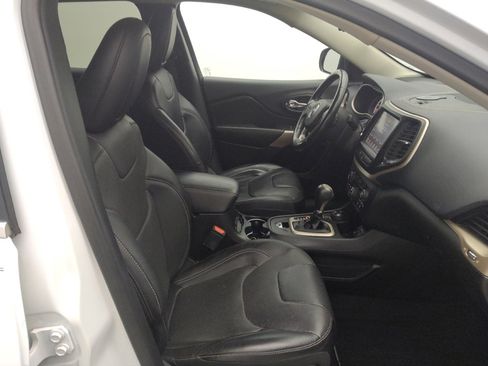 Used 2018 Jeep Cherokee Limited w/ Luxury Group AWD/4WD image 21