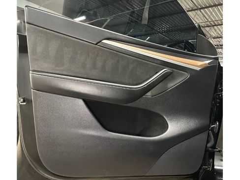 Used 2024 Tesla Model Y Performance image 17