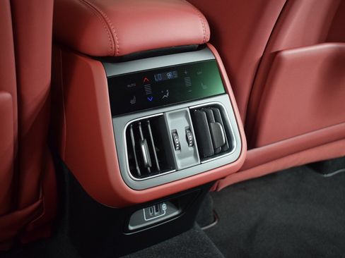 Certified 2025 Maserati Grecale Modena AWD/4WD image 20