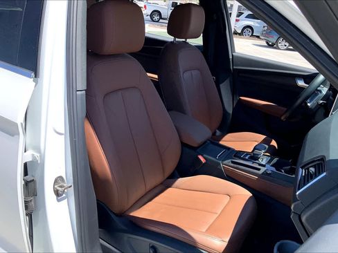 Used 2021 Audi Q5 2.0T Premium Plus w/ Premium Plus Package AWD/4WD image 9