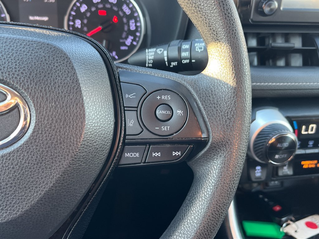 Used 2019 Toyota RAV4 XLE w/ Convenience Package FWD image 38