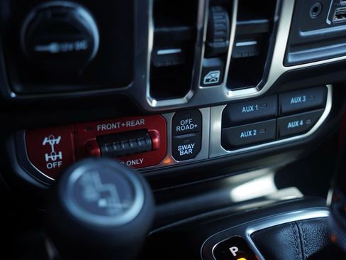 New 2025 Jeep Wrangler Unlimited Rubicon 392 image 17