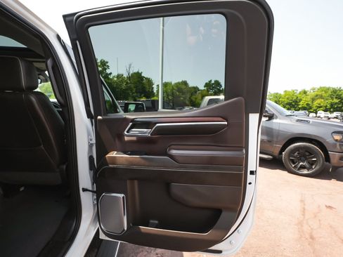 Used 2024 GMC Sierra 1500 Denali w/ Denali Reserve Package AWD/4WD image 14