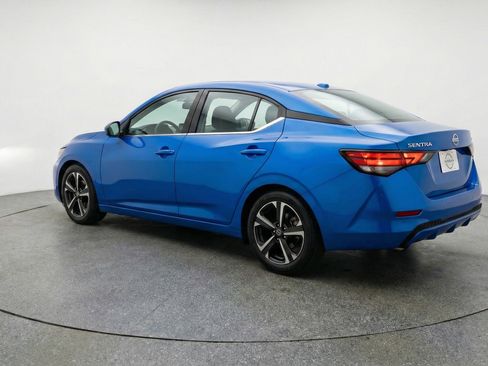 Used 2025 Nissan Sentra SV image 6