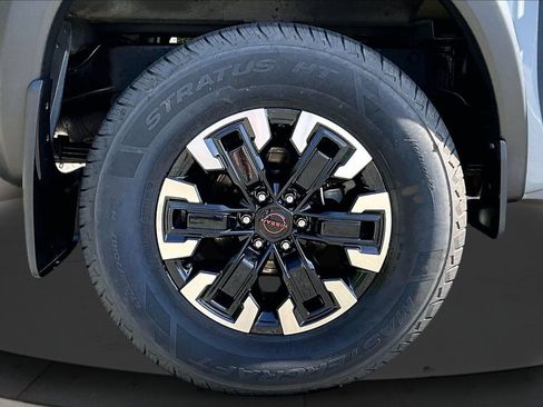Used 2022 Nissan Frontier PRO-4X AWD/4WD image 34