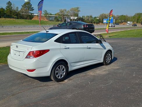 Used 2013 Hyundai Accent GLS FWD image 5