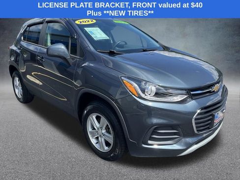 Used 2022 Chevrolet Trax LT w/ LT Convenience Package AWD/4WD image 4