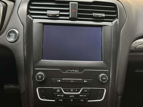 Used 2019 Ford Fusion SE w/ Equipment Group 151A image 50