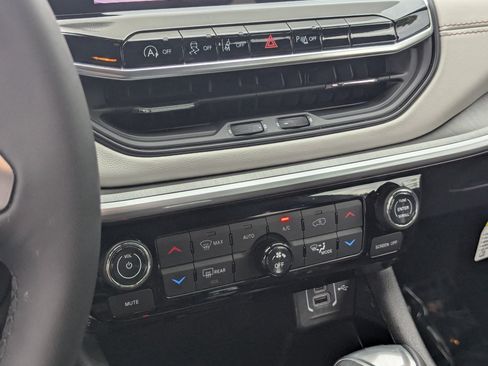 Used 2025 Jeep Compass Limited AWD/4WD image 27