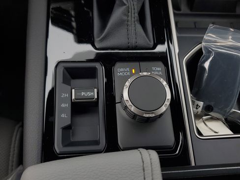 New 2026 Toyota Tundra Limited AWD/4WD image 29