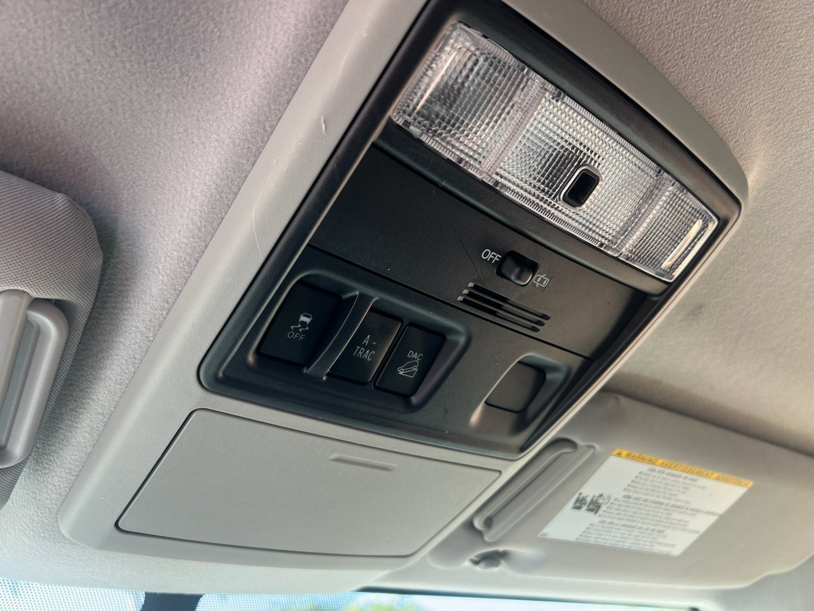Used 2018 Toyota 4Runner SR5 AWD/4WD image 17