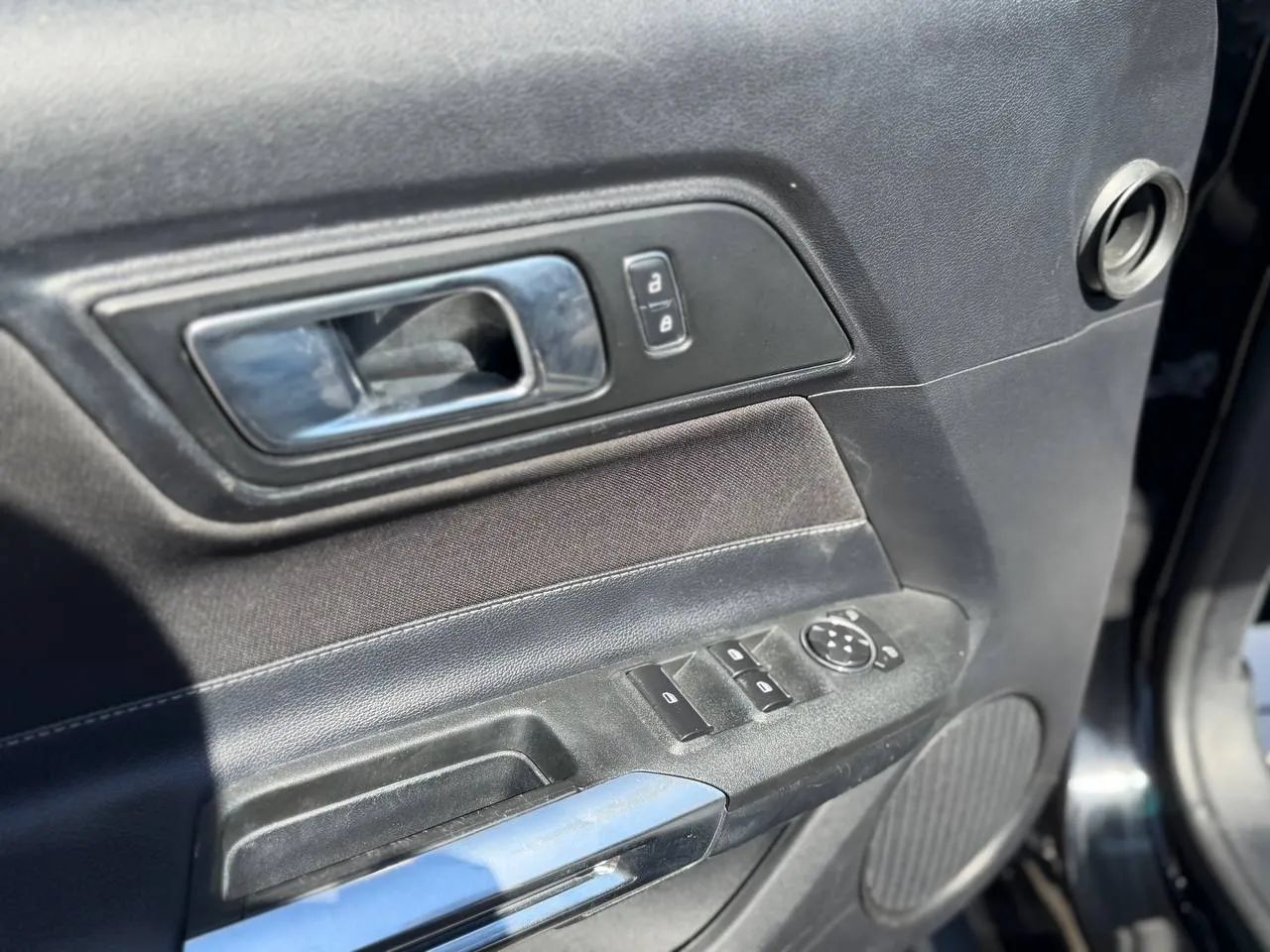 Used 2018 Ford Mustang Convertible RWD image 35