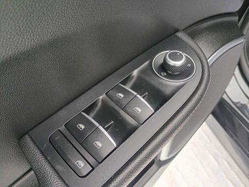 Used 2017 Alfa Romeo Giulia AWD image 11