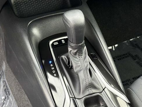 Used 2022 Toyota Corolla LE FWD image 22