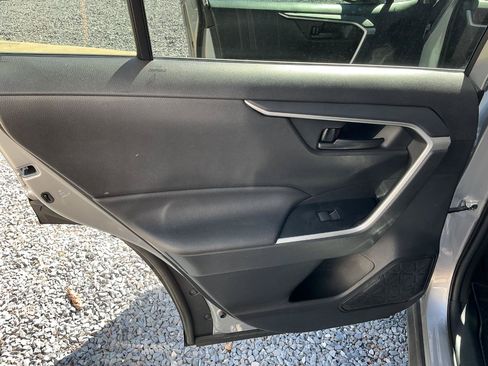 Used 2021 Toyota RAV4 LE w/ Carpet Mat Package (TMS) FWD image 15