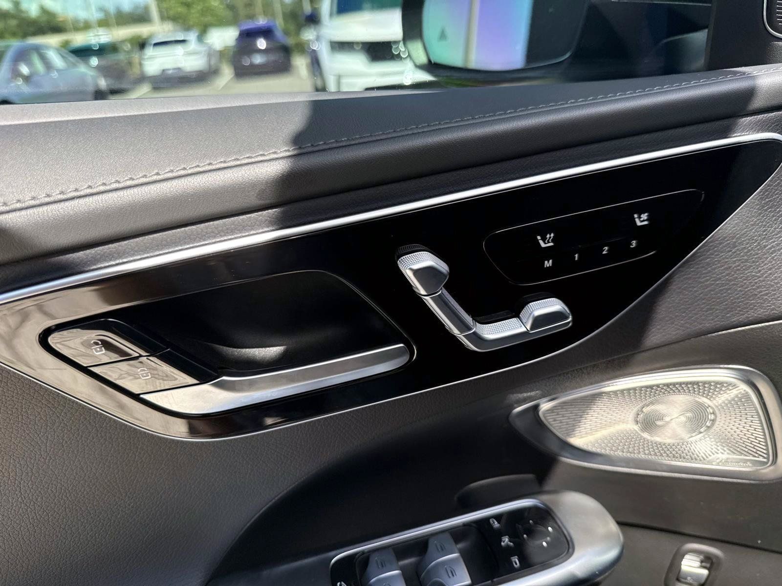 Used 2024 Mercedes-Benz C 300 4MATIC Sedan image 17