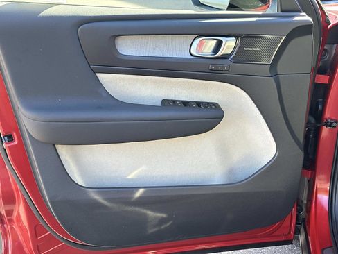 Certified 2024 Volvo XC40 B5 Plus w/ Climate Package image 15