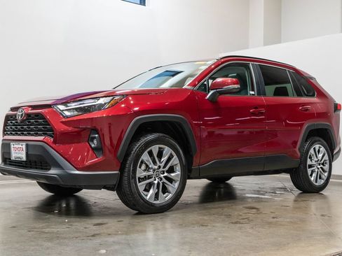 Used 2023 Toyota RAV4 XLE Premium AWD/4WD image 3