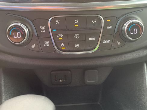 Used 2021 Chevrolet Traverse LT w/ LPO, Floor Liner Package AWD/4WD image 13