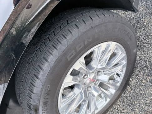 Used 2025 GMC Yukon Denali RWD image 5