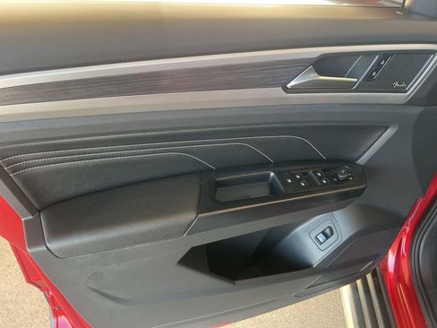 Used 2021 Volkswagen Atlas SEL Premium image 8