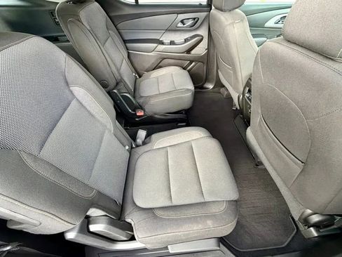 Used 2018 Chevrolet Traverse LT AWD/4WD image 16
