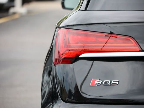 Used 2021 Audi SQ5 Premium Plus w/ Premium Plus Package image 28