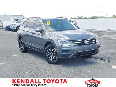 Used 2018 Volkswagen Tiguan SE image 1