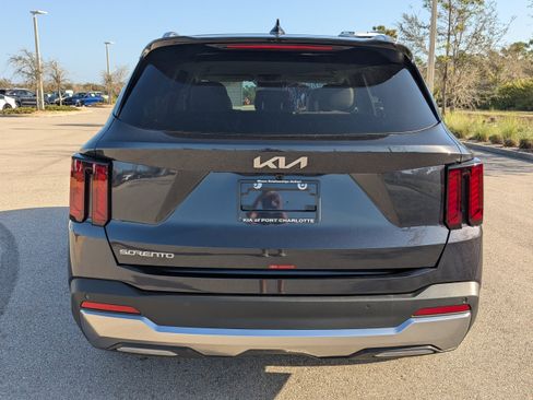 New 2026 Kia Sorento S FWD image 6