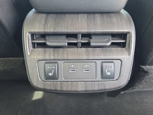 Certified 2025 Nissan Ariya FWD image 17