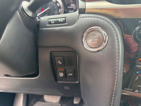 Used 2016 Lexus LX 570 4WD w/ Luxury Package image 33