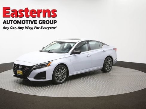 Used 2023 Nissan Altima 2.0 SR FWD image 56