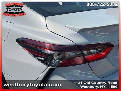 Used 2023 Toyota Camry SE image 12