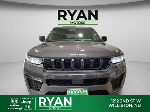New 2026 Jeep Grand Cherokee Limited AWD/4WD image 4