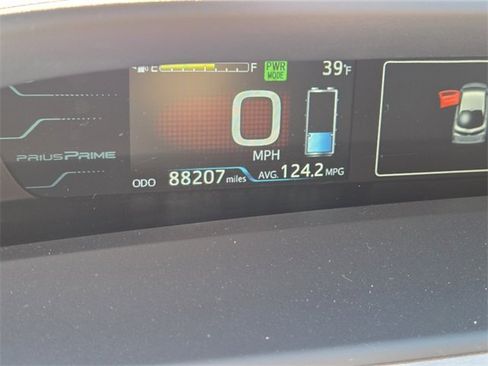 Used 2017 Toyota Prius Prime Advanced image 20