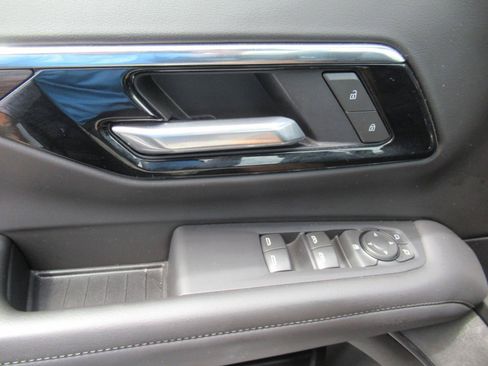 Certified 2025 Chevrolet Tahoe LS AWD/4WD image 20