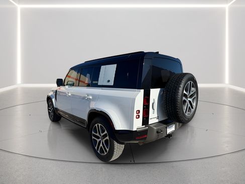 Used 2021 Land Rover Defender 110 X-Dynamic HSE AWD/4WD image 3