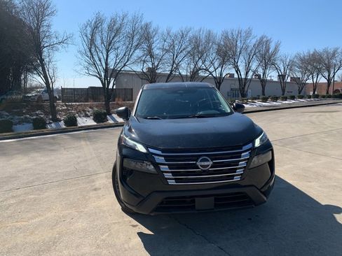 Used 2024 Nissan Rogue S image 1