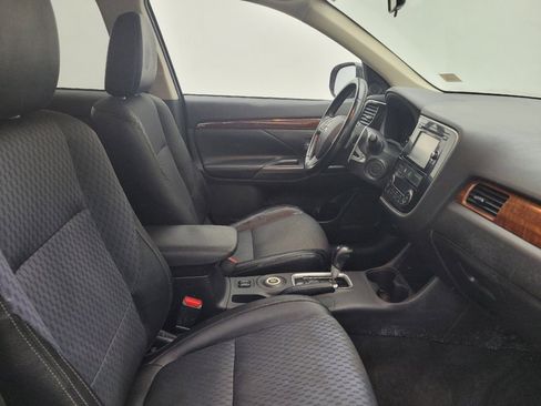 Used 2015 Mitsubishi Outlander GT image 21