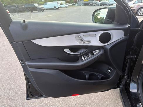 Used 2019 Mercedes-Benz GLC 300 image 12