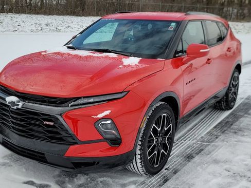 Used 2023 Chevrolet Blazer RS w/ Enhanced Convenience Package image 3