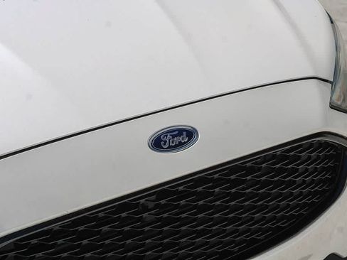 Used 2020 Ford Fusion SE w/ Equipment Group 151A FWD image 11