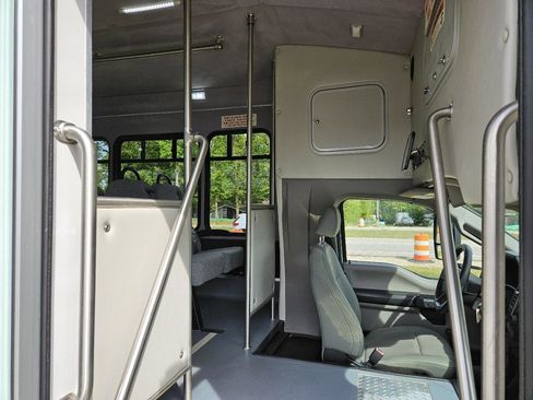 Used 2020 Ford F550 2WD Regular Cab Super Duty w/ Low Deflection Package image 25