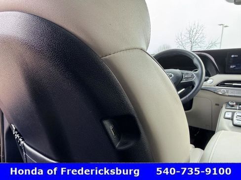 Used 2022 Hyundai Palisade Limited w/ Winter Package image 35
