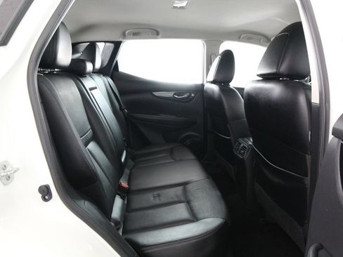 Used 2017 Nissan Rogue Sport SL AWD/4WD image 38