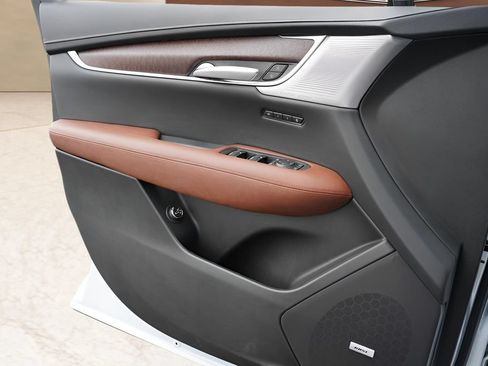 New 2025 Cadillac XT5 Sportv w/ Technology Package AWD/4WD image 19